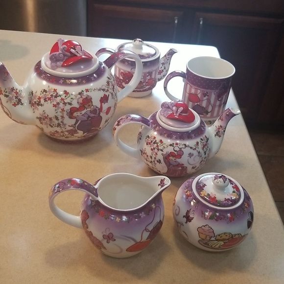 Tea Time Paul Cardew Design Red Hat Society Porcelain Sugar w/Lid & Creamer Set - Picture 15 of 15